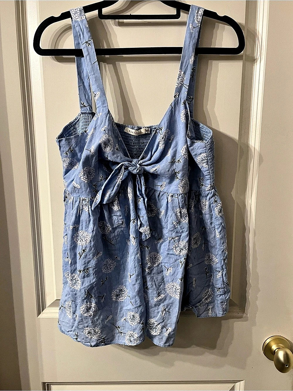 Ellison Floral Tank Top in Blue & White Size Medium Like New